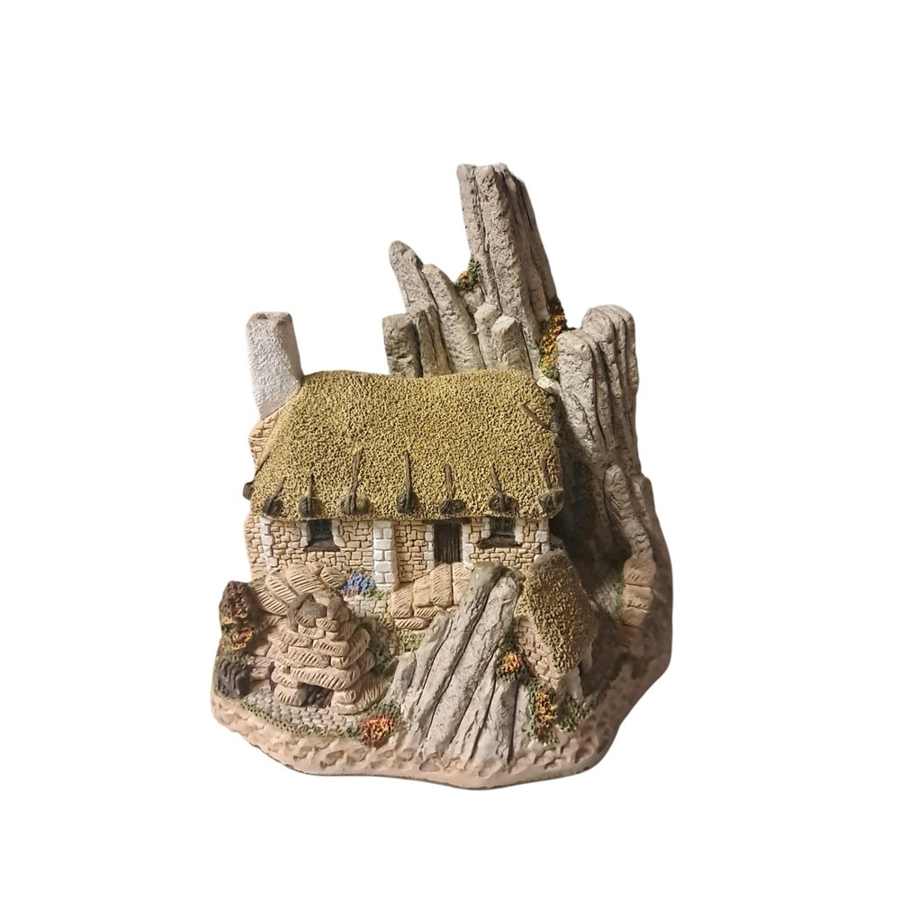 David Winter Scottish Collection Crofter's Cottage 1988 Hand Painted England